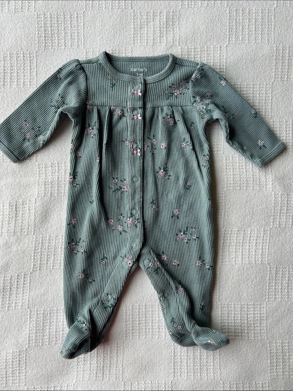5 long sleeve footed onesies size 0-3